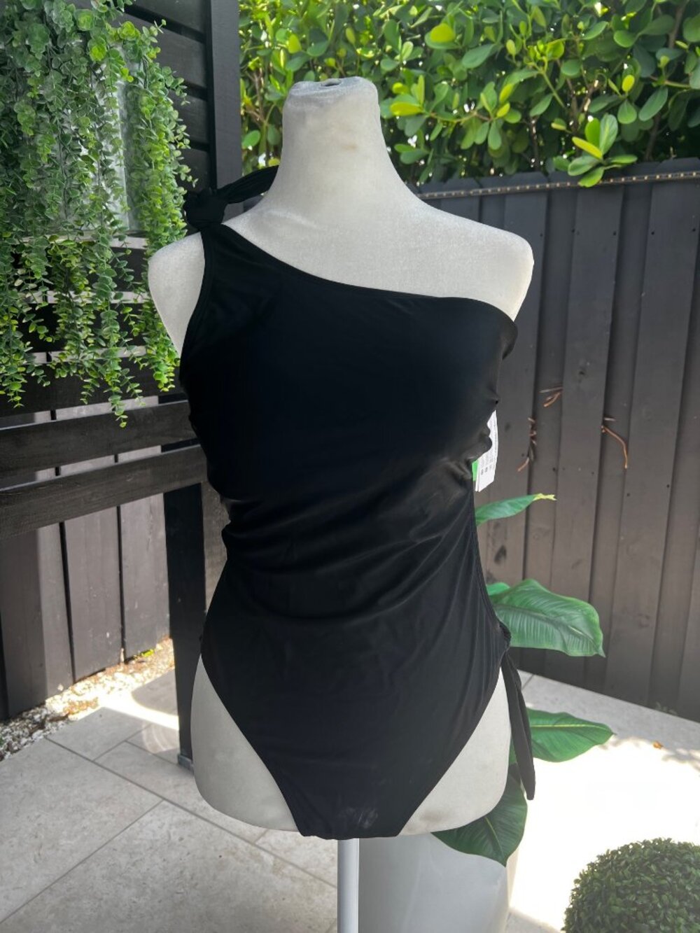 NWT Women’s Black One Shoulder Cut Out One Piece Swimsuit Side Belly Hole Monoki